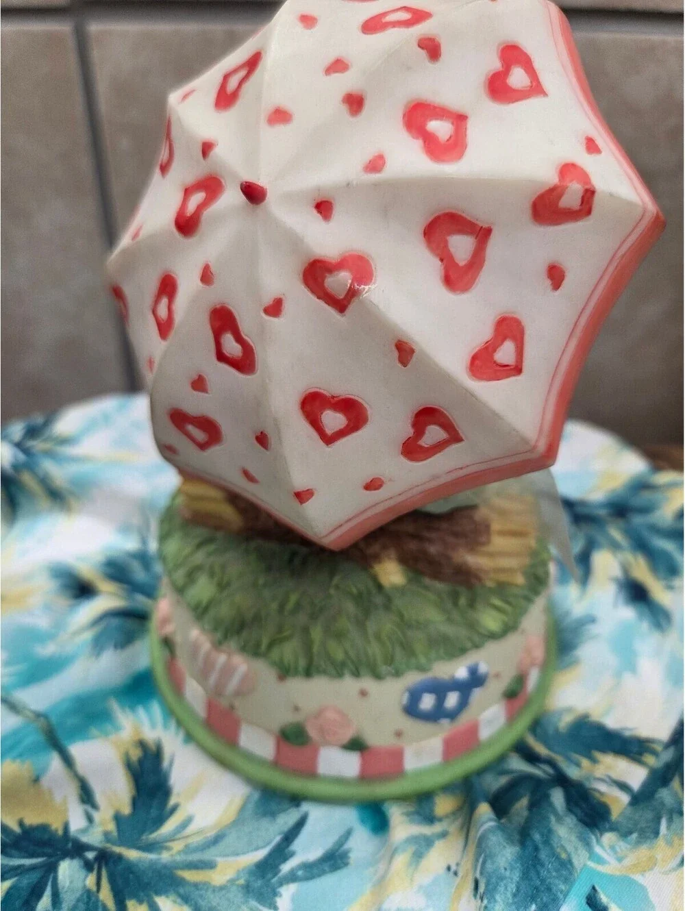 Vintage Boy Girl Under Umbrella Music Box Resin Figurine Romantic Nursery Decor